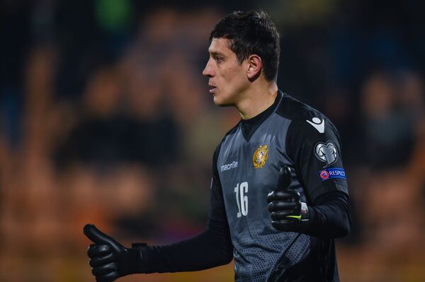 Կապառոսի նորամուտը. ովքե՞ր կարող են խաղալ Հայաստանի ազգային հավաքականում Կապառոսի նորամուտը. ովքե՞ր կարող են խաղալ Հայաստանի ազգային հավաքականում - Sputnik Արմենիա