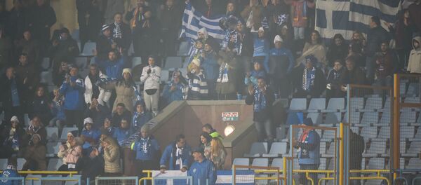 Трибуны греческих болельщиков во время футбольного матча отборочного тура Евро-2020 между сборными Армении и Греции (15 ноября 2019). Еревaн - Sputnik Արմենիա