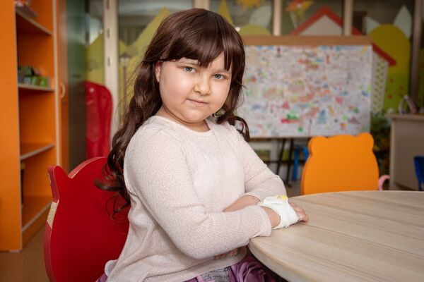 «Դու մենակ չես». արցախցի Լյուսիյան վստահ է` կհաղթի լեյկոզին ու հարսի շոր կփորձի  - Sputnik Արմենիա