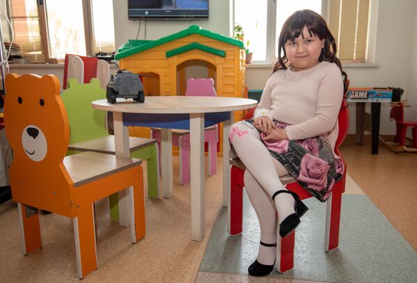 Ты не один: Люсия из Карабаха точно знает, что победит лейкоз и наденет свадебное платье - Sputnik Армения