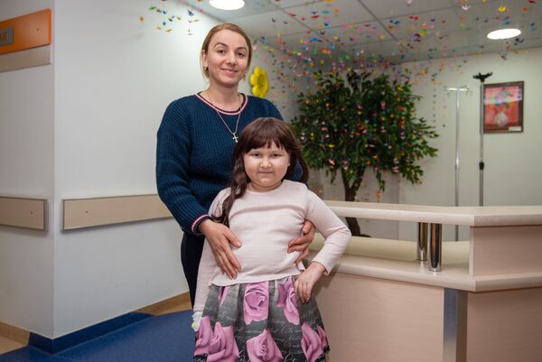 «Դու մենակ չես». արցախցի Լյուսիյան վստահ է` կհաղթի լեյկոզին ու հարսի շոր կփորձի  - Sputnik Արմենիա