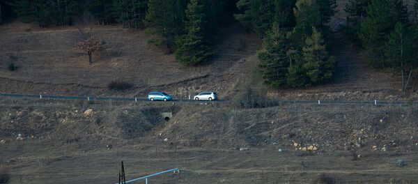 Автомобили на улице Сараландж, Цахкадзор - Sputnik Армения