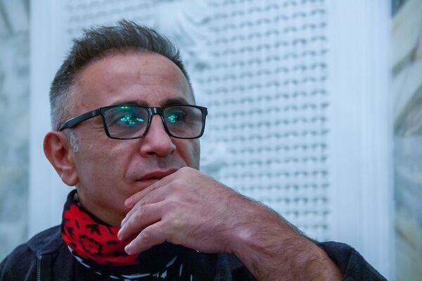 Когда из песни слово выкинешь: амшенец Бирбен выступил в Армении со слезами на глазах - Sputnik Армения