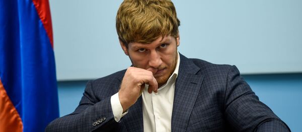 Церемония назначения Артура Алексаняна национальным послом ЮНИСЕФ в Армении (18 ноября 2019). Еревaн - Sputnik Армения