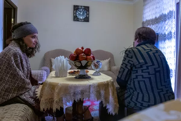 Какая же это мать: соседи погибшей в Нор-Ачине семьи рассказали о трагедии Какая же это мать: соседи погибшей в Нор-Ачине семьи рассказали о трагедии - Sputnik Армения