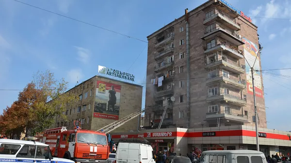 Крупный пожар в одном из домов Степанакерта: есть погибший и пострадавший Крупный пожар в одном из домов Степанакерта: есть погибший и пострадавший