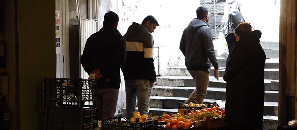 Երևանյան փողոցներում և գետնանցումներում առևտուրը շարունակվում է - Sputnik Արմենիա