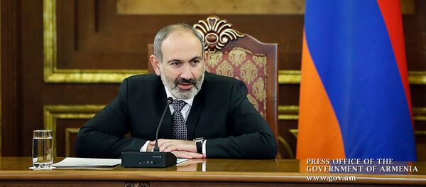 Премьер-министр Никол Пашинян встретился с представителями российских СМИ в Армении (19 ноября 2019). Еревaн Премьер-министр Никол Пашинян встретился с представителями российских СМИ в Армении (19 ноября 2019). Еревaн - Sputnik Армения