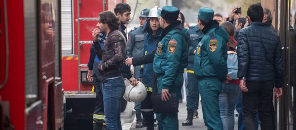 Пожар на перекрестке улиц Абовяна и Пушкина (21 ноября 2019). Еревaн Пожар на перекрестке улиц Абовяна и Пушкина (21 ноября 2019). Еревaн - Sputnik Արմենիա