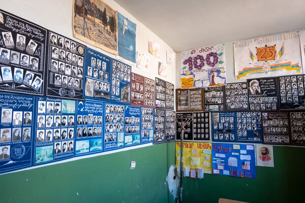 Хранитель памяти, или Как сторож Вардан превратил полуразрушенную школу в музей Зовасара - Sputnik Армения