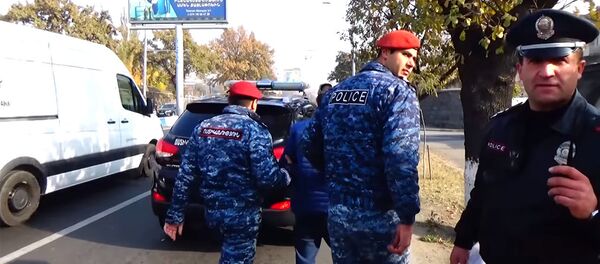 Ուժեղացված ծառայություն Երևանում․ «Գազելների» վարորդների մոտից հայտնաբերվել են դանակներ Ուժեղացված ծառայություն Երևանում․ «Գազելների» վարորդների մոտից հայտնաբերվել են դանակներ - Sputnik Արմենիա