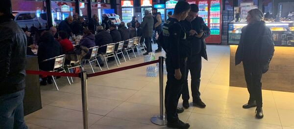 Сотрудники посольства Армении в Грузии доставили необходимую помощь гражданам Армении (23 ноября 2019). КПП «Верхний Ларс» Сотрудники посольства Армении в Грузии доставили необходимую помощь гражданам Армении (23 ноября 2019). КПП «Верхний Ларс» - Sputnik Արմենիա