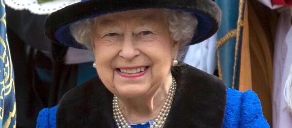 Королева Елизавета II у часовни Святого Георгия в Виндзоре после посещения службы Royal Maundy Королева Елизавета II у часовни Святого Георгия в Виндзоре после посещения службы Royal Maundy - Sputnik Արմենիա