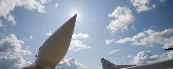 Советский стратегический бомбардировщик-ракетоносец Ту-160 Советский стратегический бомбардировщик-ракетоносец Ту-160 - Sputnik Армения