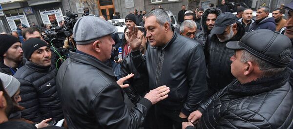 Акция протеста импортеров автомобилей перед зданием КГД (27 ноября 2019). Еревaн Акция протеста импортеров автомобилей перед зданием КГД (27 ноября 2019). Еревaн - Sputnik Արմենիա