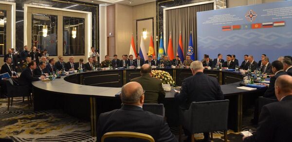 В Бишкеке стартовало заседание глав МИД, Минобороны и секретарей Совбезов стран ОДКБ - Sputnik Армения