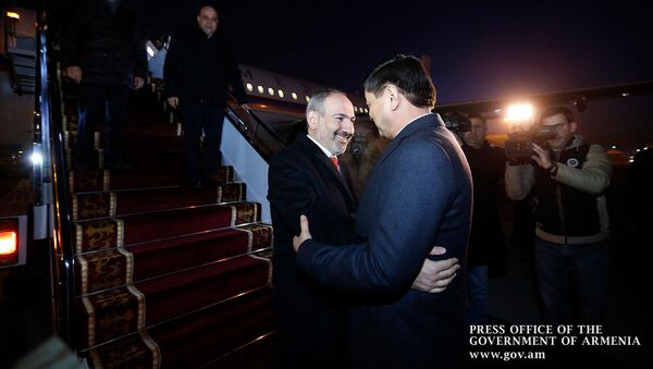 Премьер-министр Армении Никол Пашинян прибыл в Кыргызстан (27 ноября 2019). Бишкек - Sputnik Армения