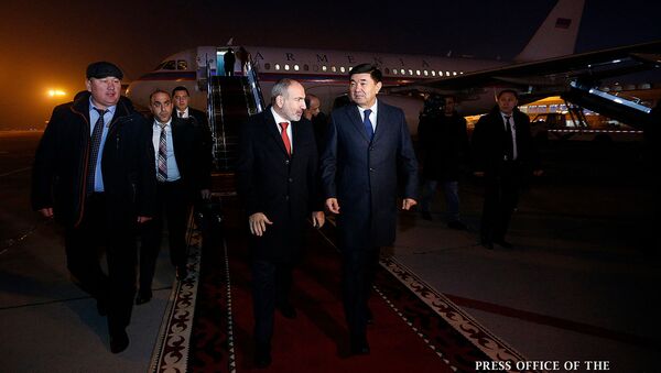 Премьер-министр Армении Никол Пашинян прибыл в Кыргызстан (27 ноября 2019). Бишкек - Sputnik Արմենիա