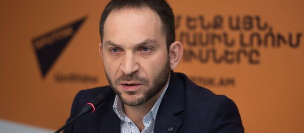 Хорен Калашян во время пресс-конференции соучредителей футбольного агентства Легал спорт (28 ноября 2019). Еревaн - Sputnik Արմենիա