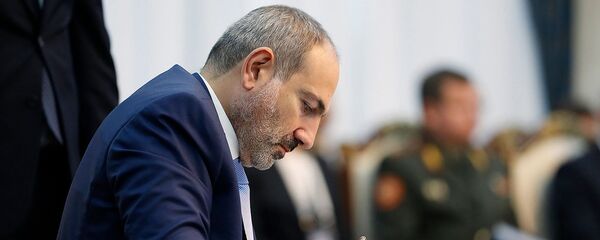Премьер-министр Армении Никол Пашинян во время заседания ОДКБ (28 ноября 2019). Бишкек Премьер-министр Армении Никол Пашинян во время заседания ОДКБ (28 ноября 2019). Бишкек - Sputnik Արմենիա