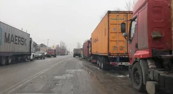 Очереди и кражи? Что на самом деле происходит на таможне в Гюмри - Sputnik Армения