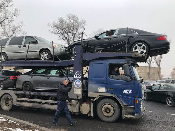 Очереди и кражи? Что на самом деле происходит на таможне в Гюмри - Sputnik Армения