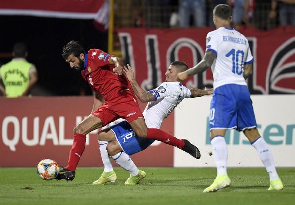 С Мхитаряном и без — в чем проблема: Роман Березовский об игре сборной Армении и Хашманяне С Мхитаряном и без — в чем проблема: Роман Березовский об игре сборной Армении и Хашманяне - Sputnik Армения