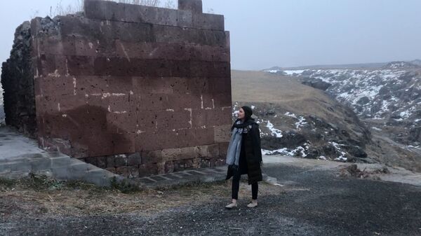 Սառան դարձավ Հռիփսիմե, կամ ինչու է ամերիկուհին Վաշինգտոնից եկել Գյումրի. տեսանյութ Սառան դարձավ Հռիփսիմե, կամ ինչու է ամերիկուհին Վաշինգտոնից եկել Գյումրի. տեսանյութ - Sputnik Արմենիա