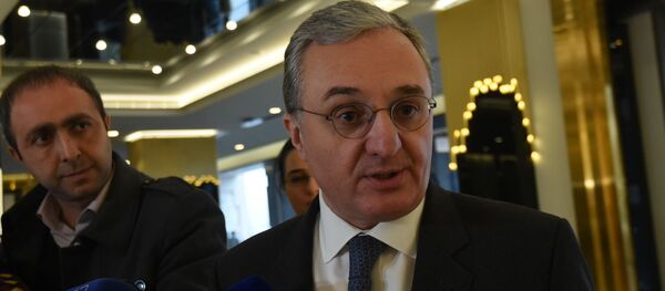 Зограб Мнацаканян посетил выставку Christmas Bazaar - Sputnik Արմենիա