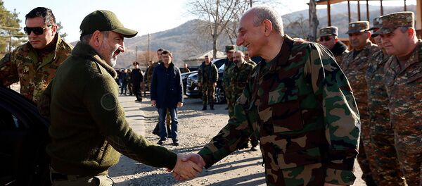 Премьер-министр Армении Никол Пашинян и президент Карабаха Бако Саакян побывали на оборонительных позициях Карабаха (30 ноября 2019). Карабах Премьер-министр Армении Никол Пашинян и президент Карабаха Бако Саакян побывали на оборонительных позициях Карабаха (30 ноября 2019). Карабах - Sputnik Արմենիա