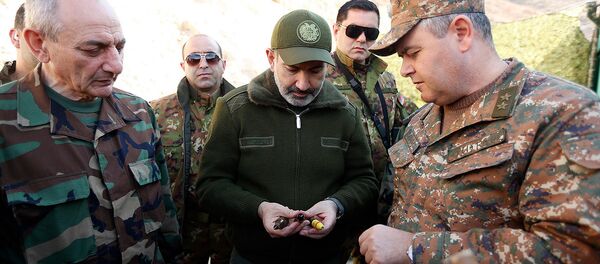 Премьер-министр Армении Никол Пашинян и президент Карабаха Бако Саакян побывали на оборонительных позициях Карабаха (30 ноября 2019). Карабах Премьер-министр Армении Никол Пашинян и президент Карабаха Бако Саакян побывали на оборонительных позициях Карабаха (30 ноября 2019). Карабах - Sputnik Արմենիա