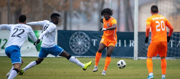 Футбольный матч 15-го тура Высшей лиги чемпионата Армении между командами Арарат-Армения и Урарту (1 декабря 2019). Еревaн - Sputnik Армения