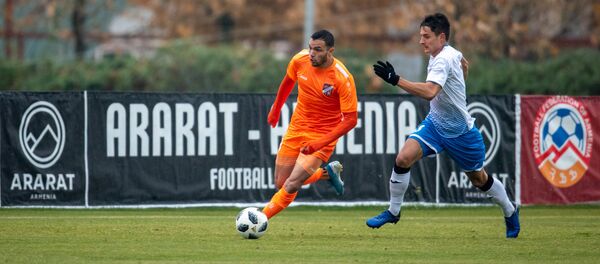Футбольный матч 15-го тура Высшей лиги чемпионата Армении между командами Арарат-Армения и Урарту (1 декабря 2019). Еревaн - Sputnik Армения