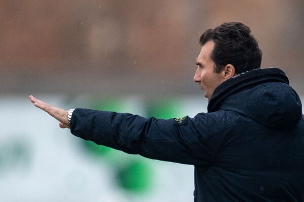 Марко, покажи Рубену, как надо! Александр Григорян провёл вторую игру Урарту - Sputnik Армения