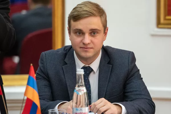 Ереван — это что-то особенное: интервью с самым молодым дипломатом посольства России Ереван — это что-то особенное: интервью с самым молодым дипломатом посольства России - Sputnik Армения