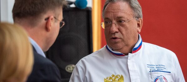 Президент Национальной ассоциации кулинаров России Виктор Беляев на пресс-конференция Российской гастрономической недели (2 декабря 2019). Еревaн - Sputnik Արմենիա