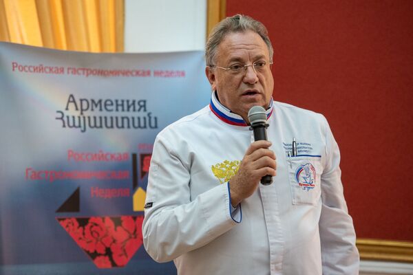 «Առանց բորշչի ու պելմենիի». Հայաստանում մեկնարկեց ռուսական գաստրոնոմիական շաբաթը «Առանց բորշչի ու պելմենիի». Հայաստանում մեկնարկեց ռուսական գաստրոնոմիական շաբաթը - Sputnik Արմենիա