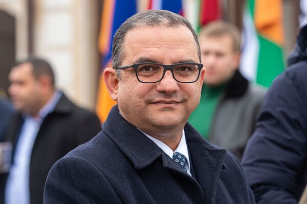 Все хотели долю: Сукиасян разоткровенничался на открытии алмазообрабатывающего завода - Sputnik Армения