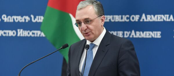 Министр иностранных дел Армении Зограб Мнацаканян на совместная пресс-конференция с иорданским коллегой (2 декабря 2019). Еревaн Министр иностранных дел Армении Зограб Мнацаканян на совместная пресс-конференция с иорданским коллегой (2 декабря 2019). Еревaн - Sputnik Արմենիա