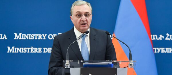 Министр иностранных дел Армении Зограб Мнацаканян на совместная пресс-конференция с иорданским коллегой (2 декабря 2019). Еревaн Министр иностранных дел Армении Зограб Мнацаканян на совместная пресс-конференция с иорданским коллегой (2 декабря 2019). Еревaн - Sputnik Արմենիա