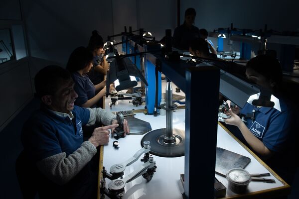 Все хотели долю: Сукиасян разоткровенничался на открытии алмазообрабатывающего завода - Sputnik Армения