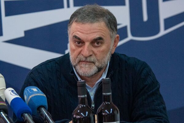 «Այս գինիներն այստեղ են, որովհետև ես բարի մարդ եմ».  օրգանական գինին «խնդրում են» դրսերում - Sputnik Արմենիա