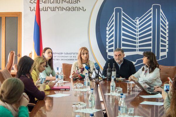 «Այս գինիներն այստեղ են, որովհետև ես բարի մարդ եմ».  օրգանական գինին «խնդրում են» դրսերում - Sputnik Արմենիա