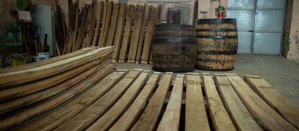 Производство бочек для коньяка - Sputnik Армения