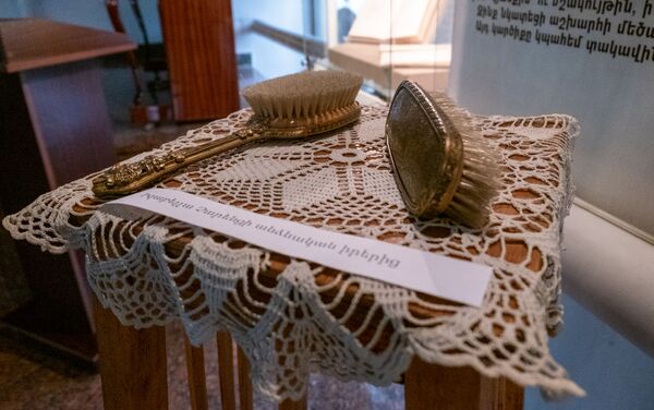 Իզաբելլա Չարենցի իրերը` «Չարենցի կանայք» ցուցահանդեսում - Sputnik Արմենիա