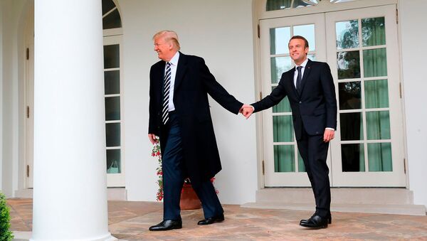 Президенты США и Франции Дональд Трамп и Эммануэль Макрон при входе в Овальный кабинет Белого дома (24 апреля 2018). Вашингтон - Sputnik Армения