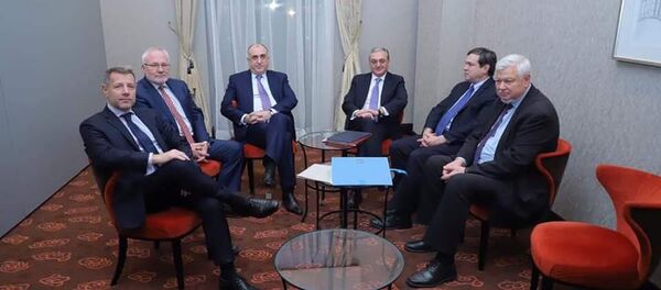 Встреча глав МИД Армении и Азербайджана Зограба Мнацаканяна и Эльмара Мамедъярова с посредниками Минской группы ОБСЕ (4 декабря 2019). Братислава - Sputnik Армения