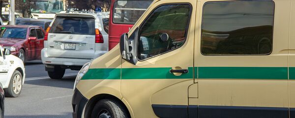 Инкассаторский автомобиль на проспекте Тиграна Великого Инкассаторский автомобиль на проспекте Тиграна Великого - Sputnik Արմենիա