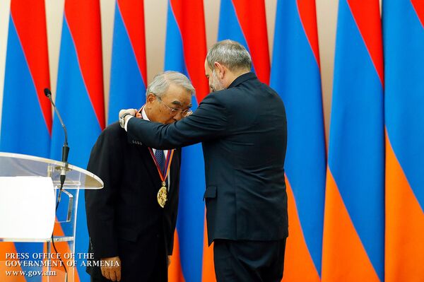 Փաշինյանը ՀՀ պետական մրցանակ է հանձնել ճապոնացի գիտնական Տակեո Կանադեին - Sputnik Արմենիա