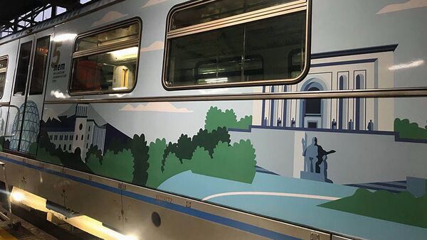 Тематический поезд метро, посвященной 5-летию ЕЭС - Sputnik Արմենիա